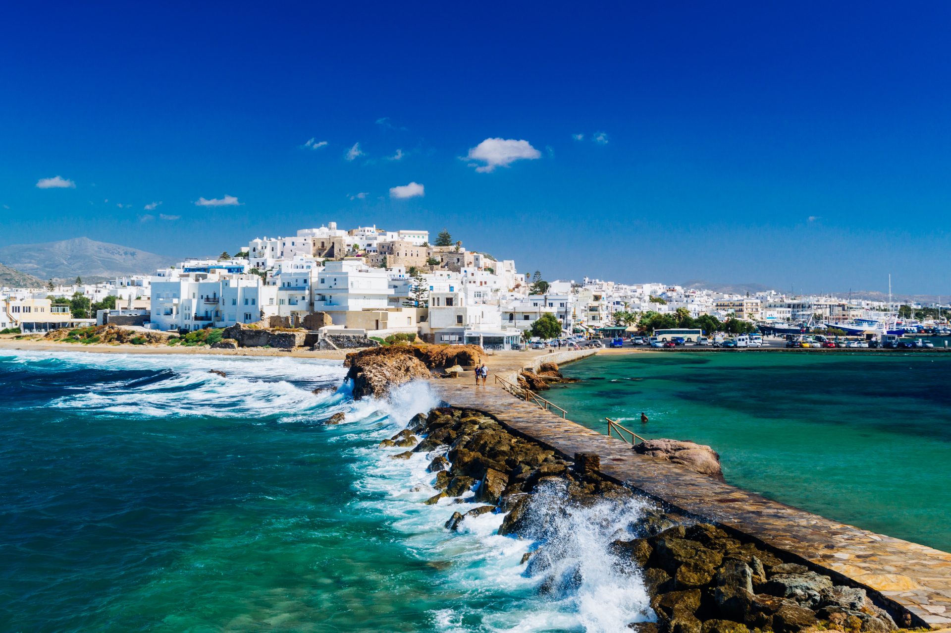 Kykladen_Aussicht auf Naxos Stadt und Wellenbrecher